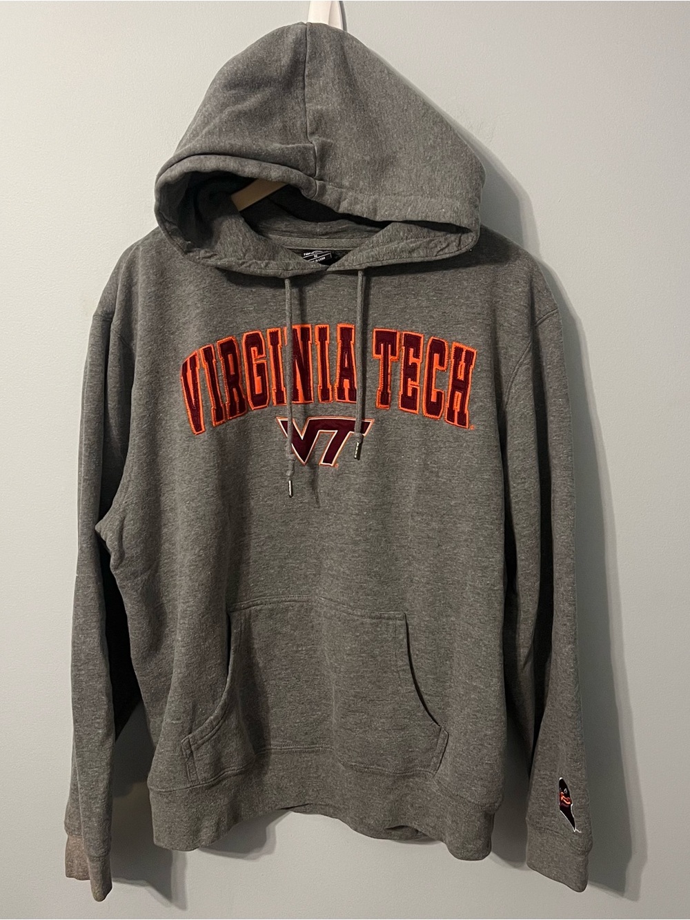Virginia Tech Hokies Hoodie Men’s XL Gray Pullover Sweatshirt NCAA